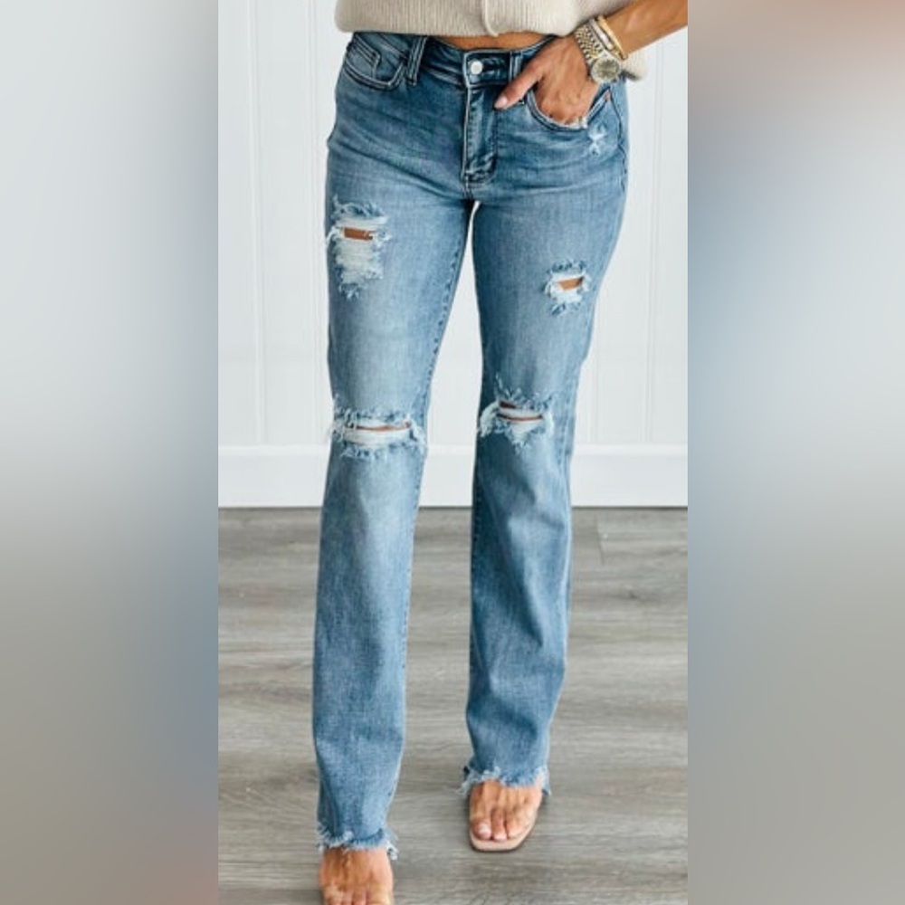 NWT - Judy Blue Mid-rise Straight Leg Jeans - Womans Size 15/32
